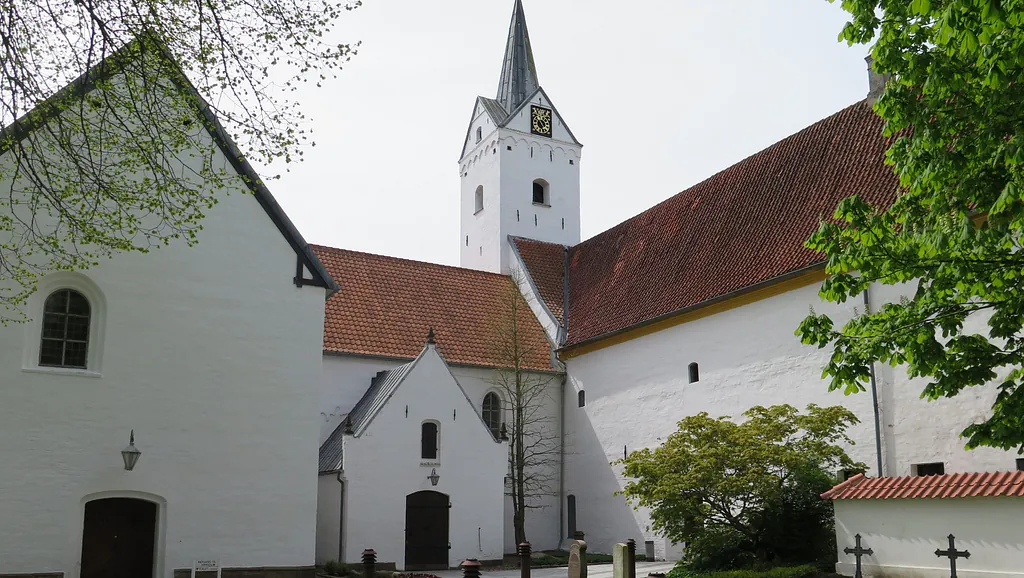 Dronninglund Kirke