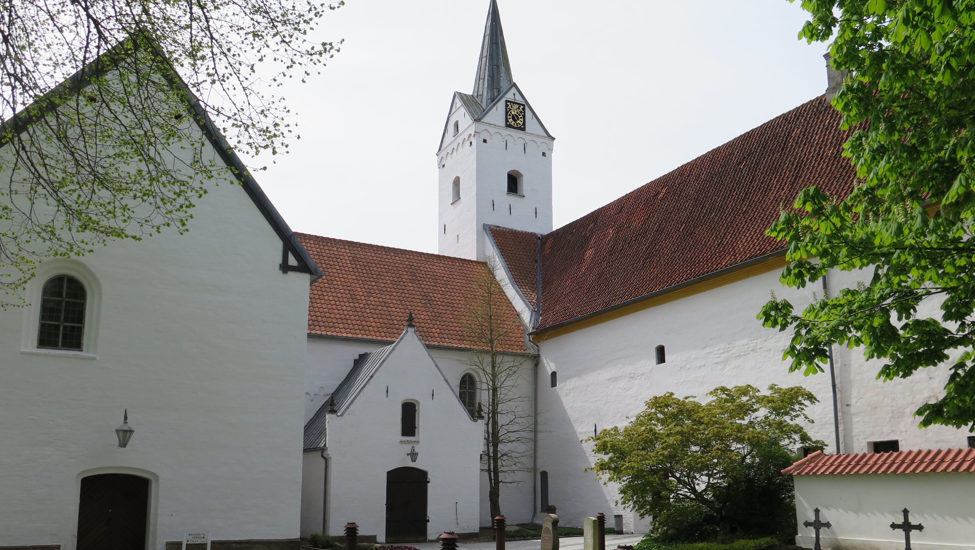 Dronninglund Kirke