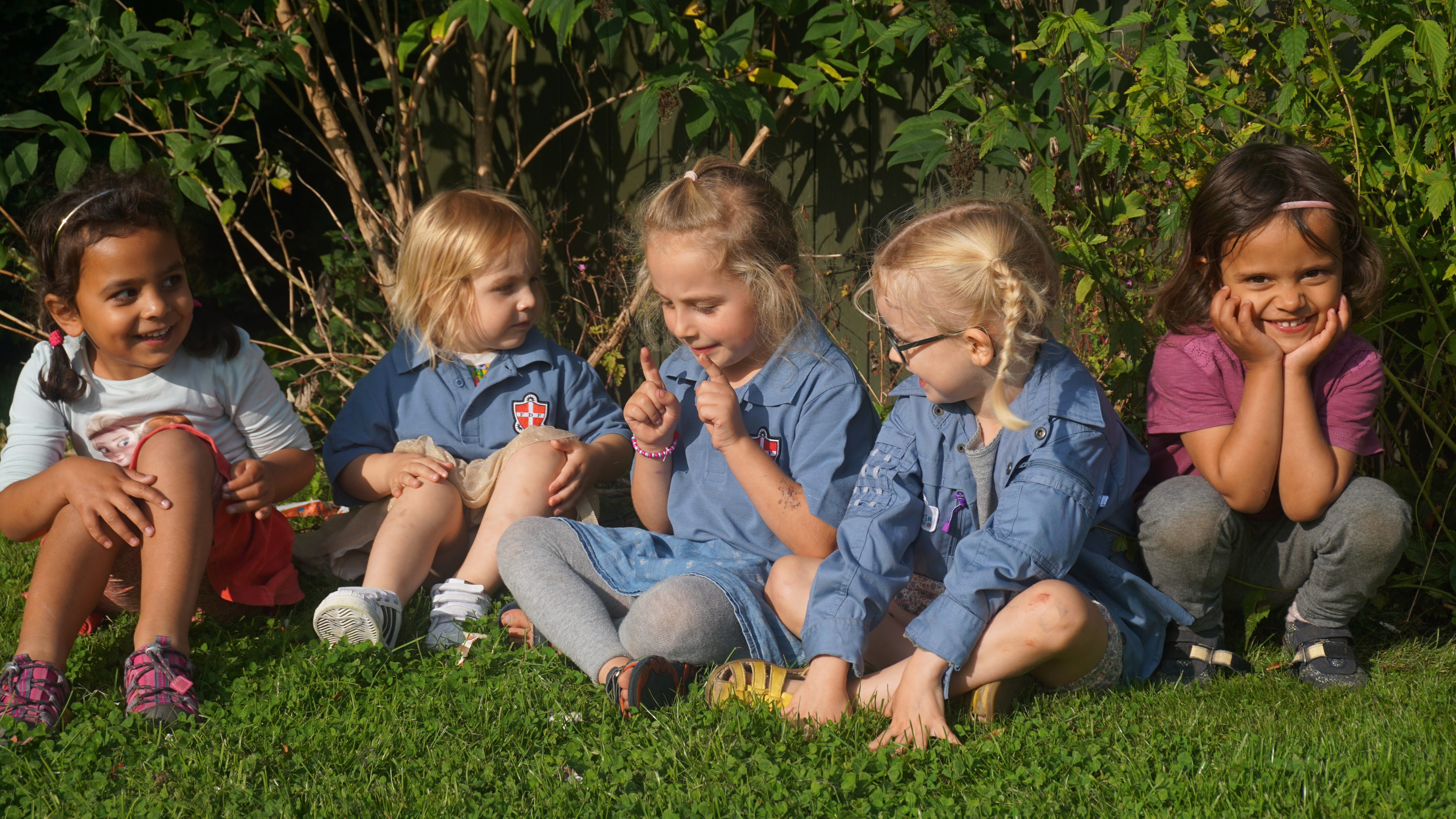 Familien i naturens logo